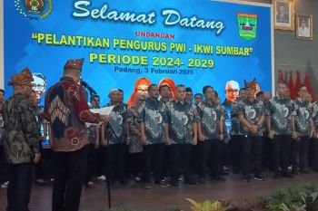 Pelantikan Pengurus PWI Sumbar Periode 2024&ndash;2029