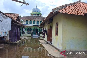 23 hari terendam banjir, aktivitas warga Kuranji Serang terhambat