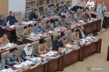 Wamenperin: Pakaian bekas impor ilegal pukul industri tekstil nasional