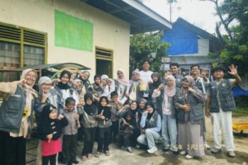 Mahasiswa KKN Kebencanaan Unand edukasi sikat gigi dan cuci tangan pada anak TK Koto Tuo