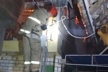 Dua orang terluka dalam kebakaran rumah di Ampel Surabaya