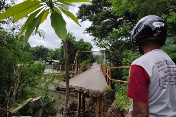 Jembatan Bailey di Ponorogo runtuh akibatkan akses antardesa terputus