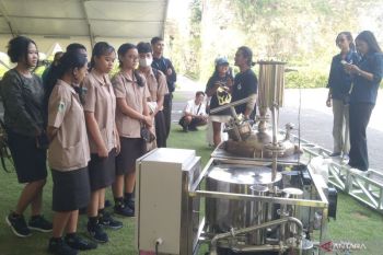 Menyulap sampah plastik jadi BBM