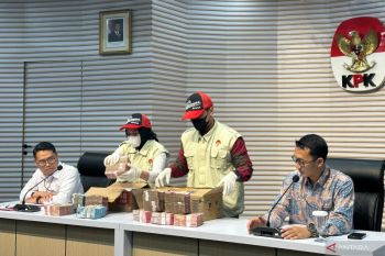 KPK OTT Kantor Pelayanan Pajak Banjarmasin dan sita Rp1,5 M berupa uang dan bukti transaksi