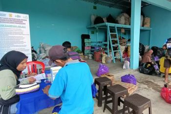 Komitmen TJSL Berkelanjutan, PLN UID Kalselteng Raih Penghargaan Gold ISDA 2025