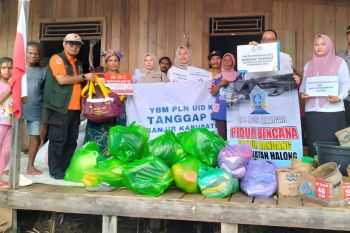 Peduli Korban Banjir, YBM PLN Hadir Salurkan Bantuan untuk Warga Terdampak
