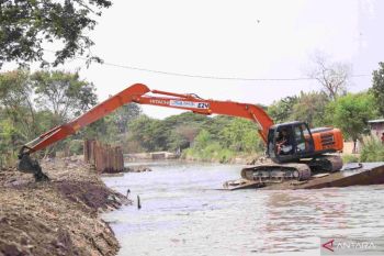 Pemkab Bekasi percepat normalisasi sungai cegah banjir