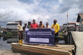 PT Bumi Andalas Permai bantu renovasi masjid di Dusun Bagan Rame OKI