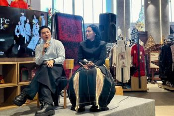 Wilsen Willim merancang koleksi busana Imlek yang fleksibel dipakai