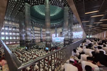 Puluhan ribu jamaah padati Istiqlal ikuti doa bersama untuk keselamatan bangsa