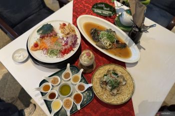 Dari yu sheng hingga mi panjang umur di perayaan Imlek