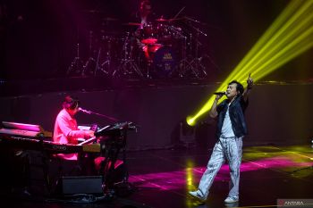 KLa Project hadirkan kenangan dan kejutan bagi penonton dalam konser "LUX NOVA"