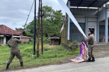 Satpol PP Jepara gencar berantas spanduk liar