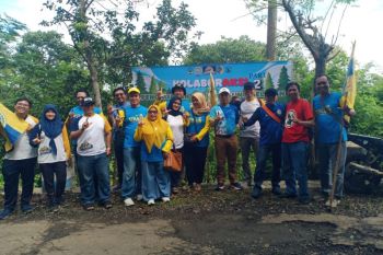 IKA Unair Tulungagung hijaukan Bukit Dondong kurangi risiko bencana