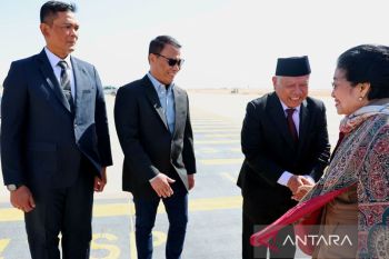 Populer, polisi usut pelajar siram air keras hingga Megawati di Riyadh