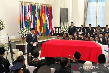 Menlu: Dubes Agus Widjojo simbol loyalitas negara