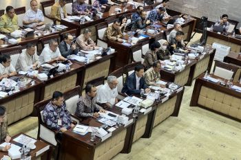 Pemerintah salurkan Rp1,8 triliun untuk tambah rangkaian kereta KAI