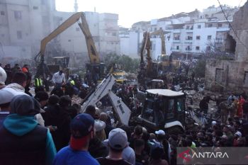 Dua bangunan perumahan di Tripoli mendadak runtuh, lima orang dilaporkan tewas