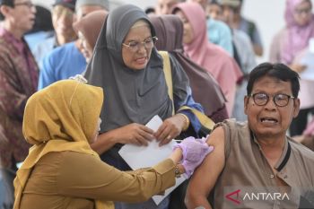 Vaksinasi wajib yang harus dilengkapi calon jamaah haji