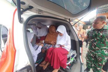 Puluhan siswa SD Tulungagung diduga keracunan MBG
