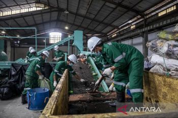 Pengolahan sampah di TPST Utama Cimahi Selatan