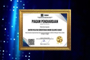 Kemenkum Sulbar sabet penghargaan kategori unggul AIEK