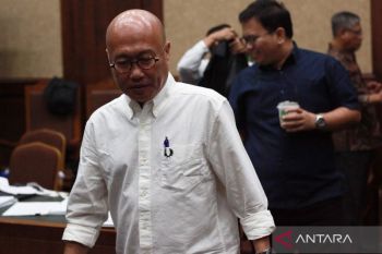 Tiga terdakwa suap dan TPPU kasus CPO dituntut 9--17 tahun penjara