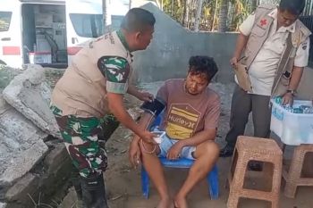 Jangkau kampung terdampak, dokter TNI bantu warga bangkit pascabencana