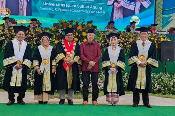 Unissula kukuhkan empat guru besar baru