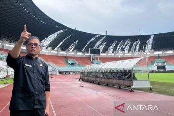 Dispora Bogor inventarisasi Stadion Pakansari akibat hujan angin