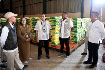 Distribusi bahan pokok ke Kabupaten Mahakam Ulu