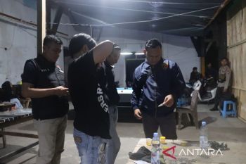 Polisi Bangka Barat tes urine warga nongkrong malam hari