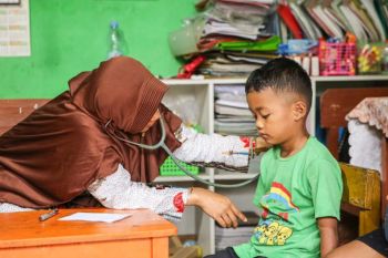 Pindo Deli Karawang Gelar Pengobatan Gratis Keliling untuk 700 Warga per Bulan