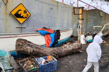 Harga emas hari ini merosot jadi Rp1,398 juta per gram