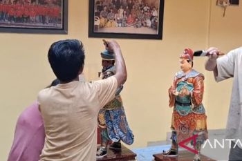 Etnis Tionghoa Bangka lestarikan tradisi cuci patung jelang Imlek