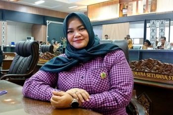 Anggota Komisi I DPRD Barut apresiasi Kadisdik perhatikan SDN 5 Hajak