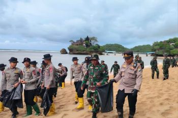 Dukung ASRI, Polri dan TNI-Pemda Malang bersih-bersih Balekambang