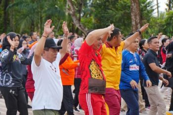 Pemkab Kapuas perkuat kebersamaan lewat senam sehat
