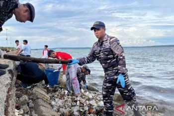 Bersihkan pantai Kepulauan Selayar, Kodaeral VI  dukung Infonesia ASRI