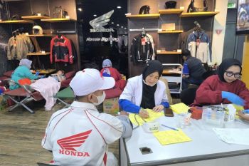 Sambut HUT ke-69 Astra, Asmo Sulsel gelar aksi donor darah di Makassar