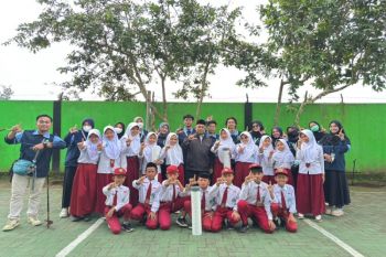 KKN MMK Posko 4 UIN Walisongo terapkan praktek pembuatan biopori di MI Ma'arif Serangsari