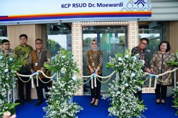 Bank Jateng resmikan KCP RSUD Moewardi dan donasi ambulan