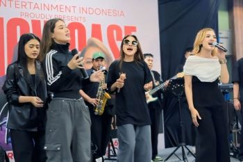 AKA Entertainment gelar showcase comeback Ika Putri di Surabaya