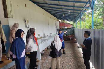 Ratusan siswa SD dan SMP di Bandarlampung diduga keracunan MBG