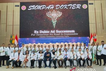 Universitas Papua wisuda 25 dokter baru perkuat layanan kesehatan