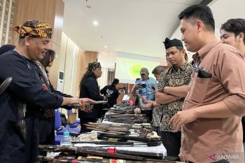 Ratusan golok kuno era 800--900 hingga masa Demak dipamerkan di Universitas Pakuan