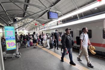 KAI Daop 8 Surabaya catat layani 42.668 pelanggan saat libur panjang Imlek 2026