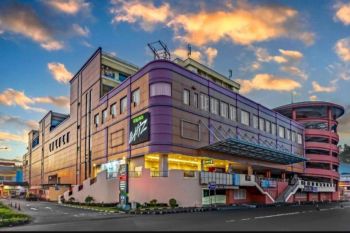 Grand Whiz Megamas Manado hadirkanLunar Dinner dan Sweet February