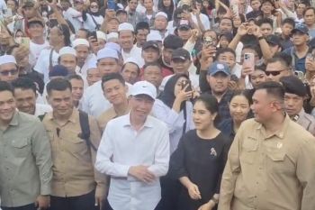 Presiden ke-7 RI, Jokowi hadiri kirab budaya PSI di Tegal