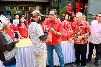Pemkot Denpasar bagikan 1.200 paket sembako untuk warga kurang mampu